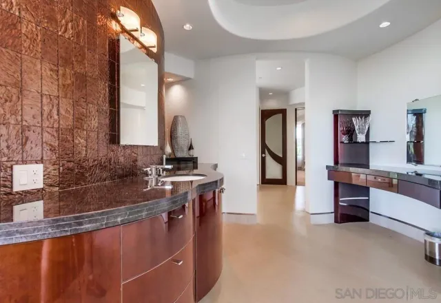 $30,000 | 6125 Terryhill Drive, La Jolla, CA 92037