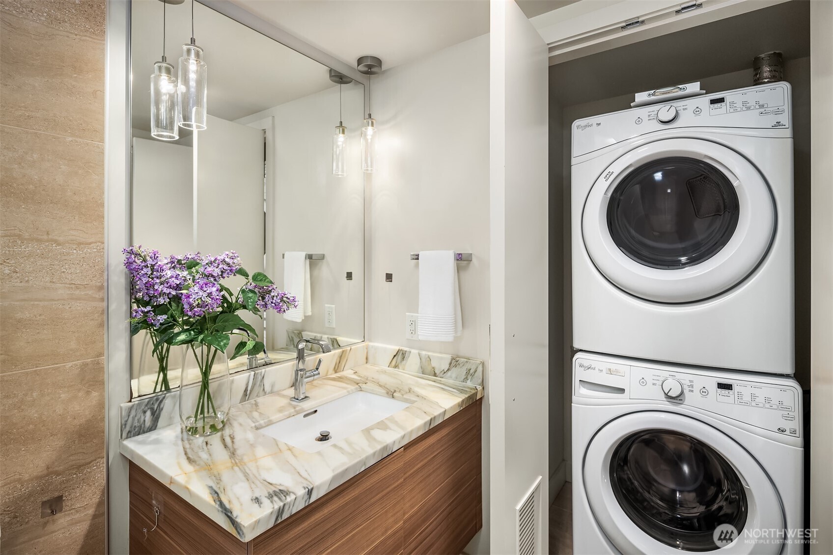 588 Bell Street, Unit 703S Seattle, WA 98121 - Photo 11 of 31