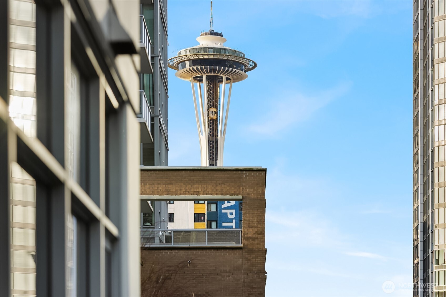 588 Bell Street, Unit 703S Seattle, WA 98121 - Photo 12 of 31