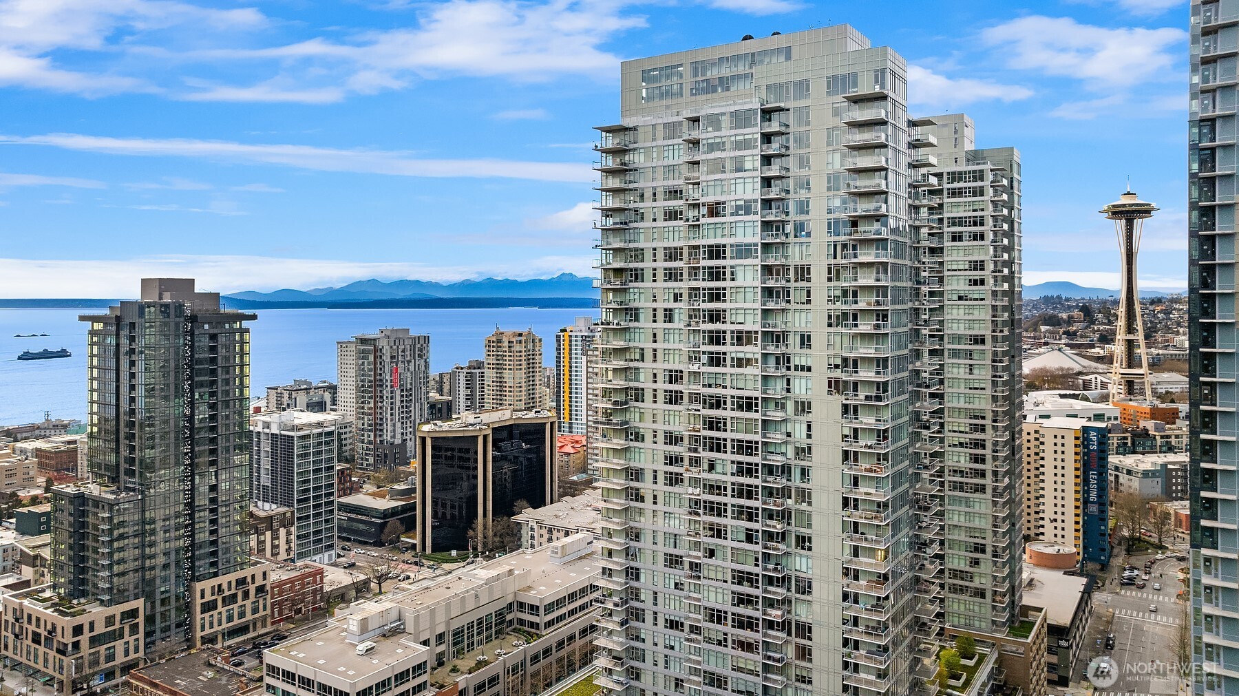 588 Bell Street, Unit 703S Seattle, WA 98121 - Photo 30 of 31