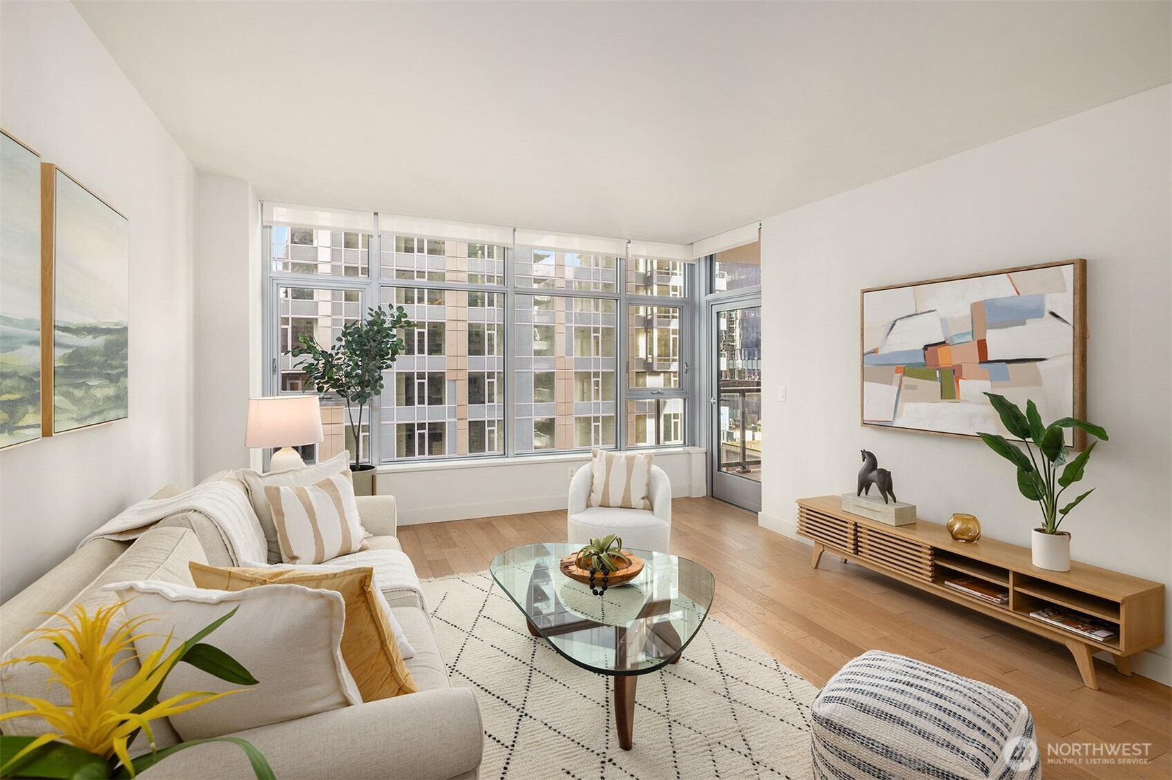 588 Bell Street, Unit 703S Seattle, WA 98121 - Photo 5 of 31