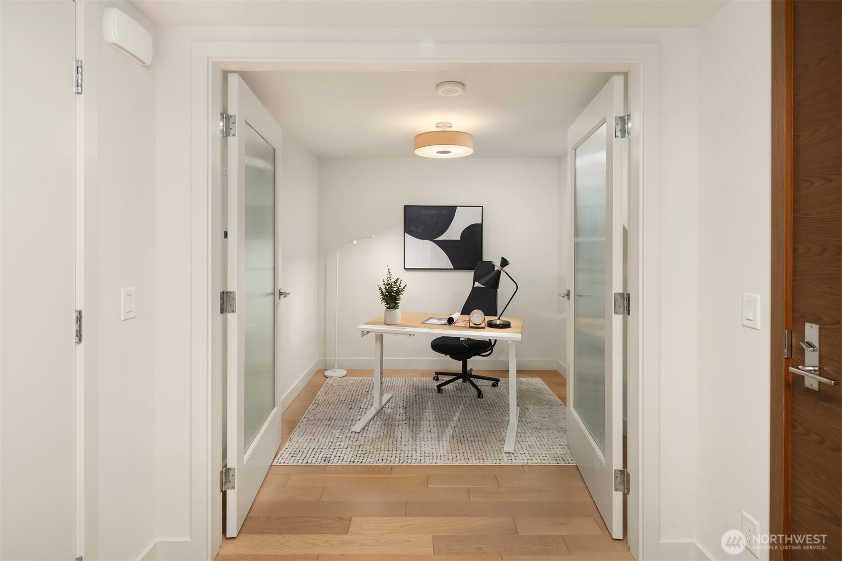 588 Bell Street, Unit 703S Seattle, WA 98121 - Photo 8 of 31