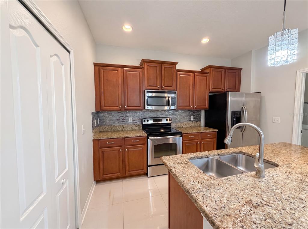 1308 Seburn Road Apopka, FL 32703 - Photo 2 of 25