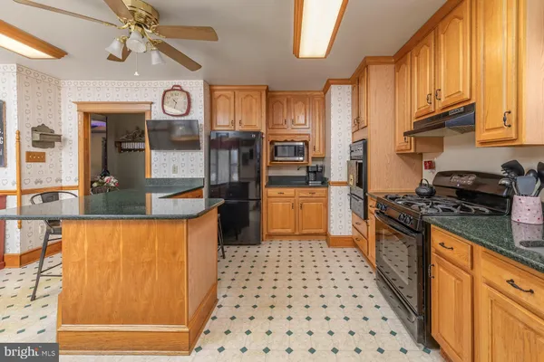$450,000 | 300 Asbury Avenue, National Park, NJ 08063