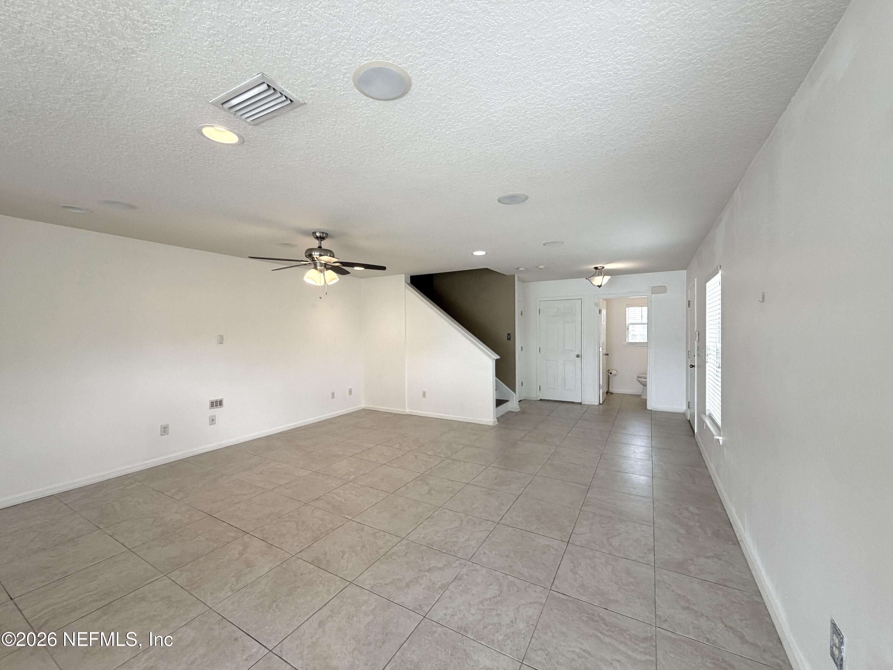 104 Crete Court St. Augustine, FL 32084 - Photo 12 of 26 Living Room