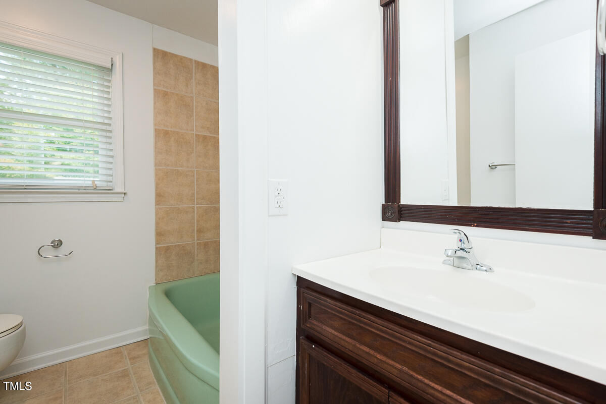 683 Baynes Road Burlington, NC 27217 - Photo 17 of 21 683 Baynes Road-16