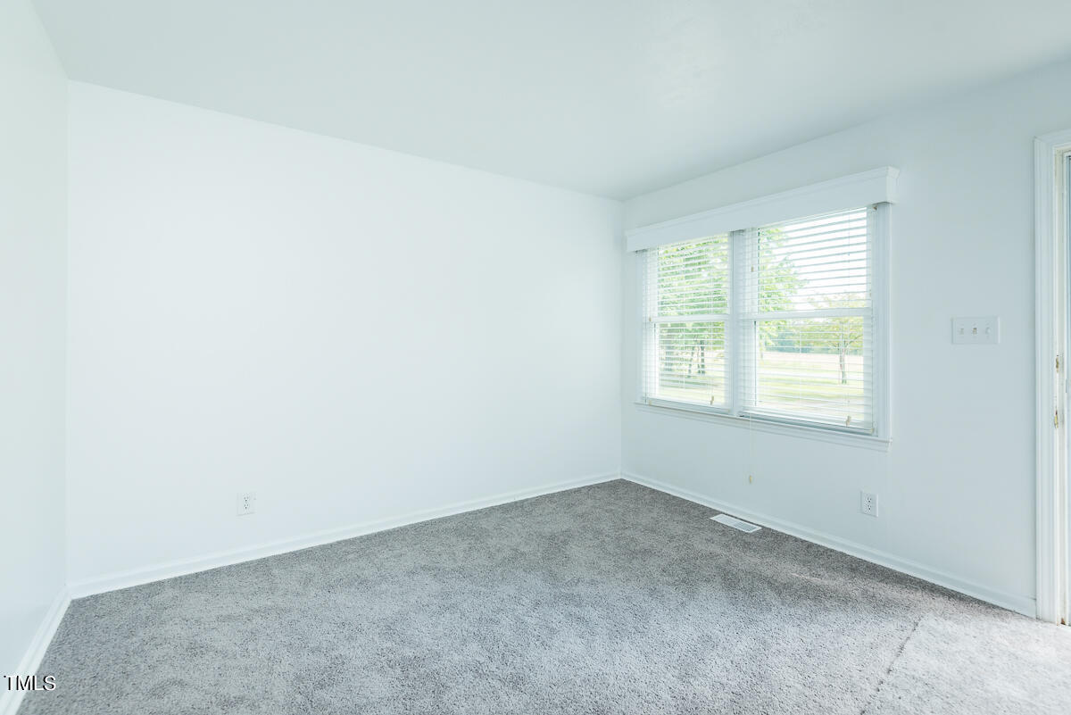 683 Baynes Road Burlington, NC 27217 - Photo 9 of 21 683 Baynes Road-9