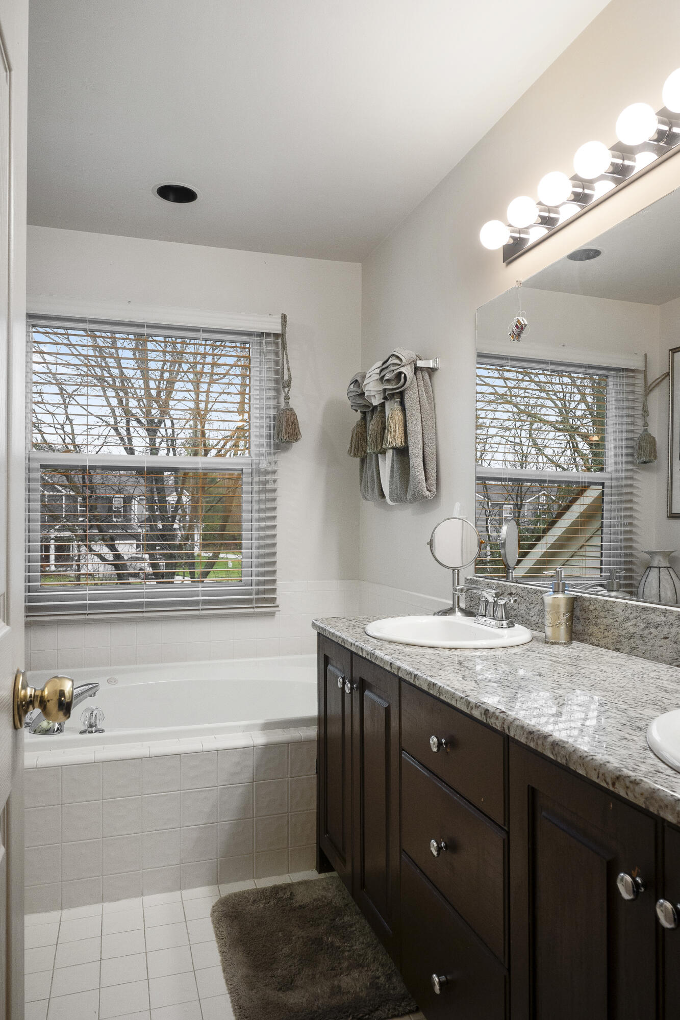 24635 Ridgeview Drive Farmington, MI 48336 - Photo 23 of 34 24635 Ridgeview 120