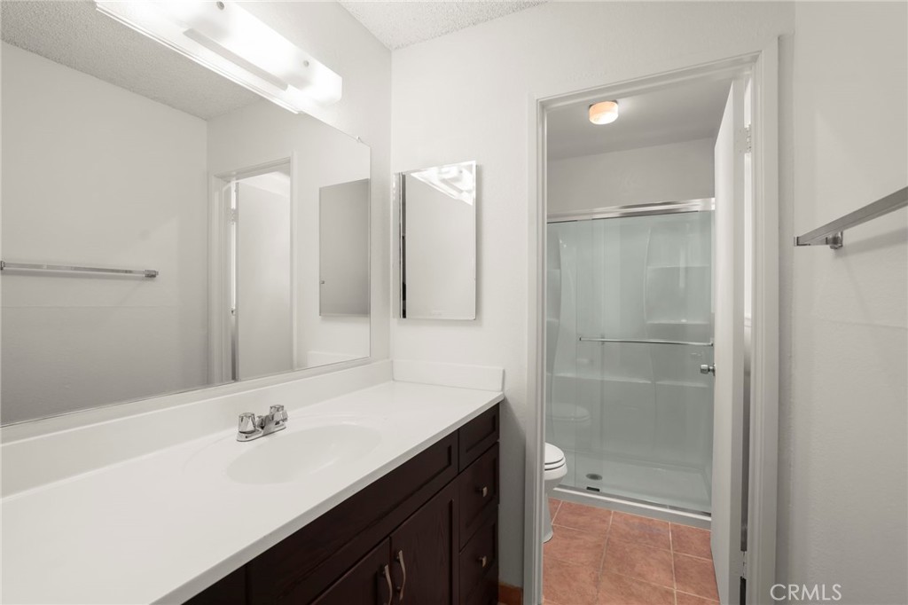 920 Valley Run Hercules, CA 94547 - Photo 19 of 28 Main Bath