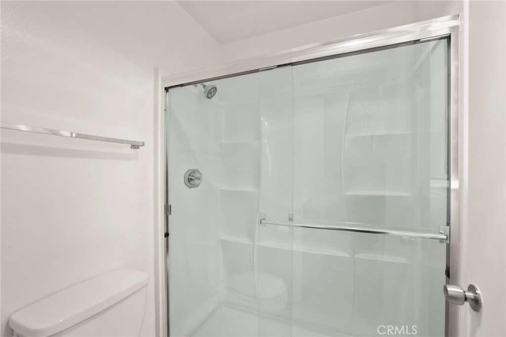 920 Valley Run Hercules, CA 94547 - Photo 21 of 28 Hall Bath