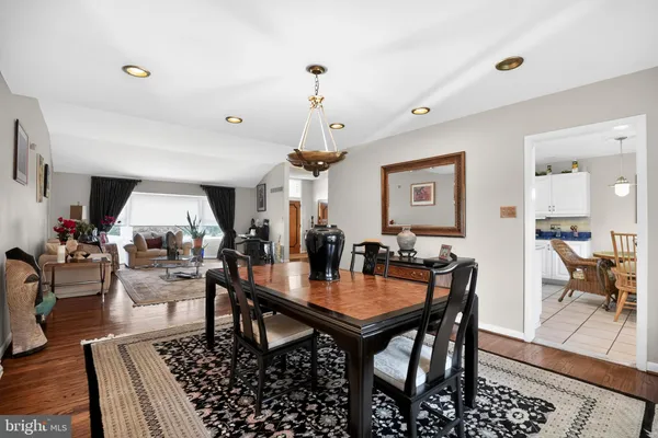 $569,900 | 1005 Quill Lane, Oreland, PA 19075