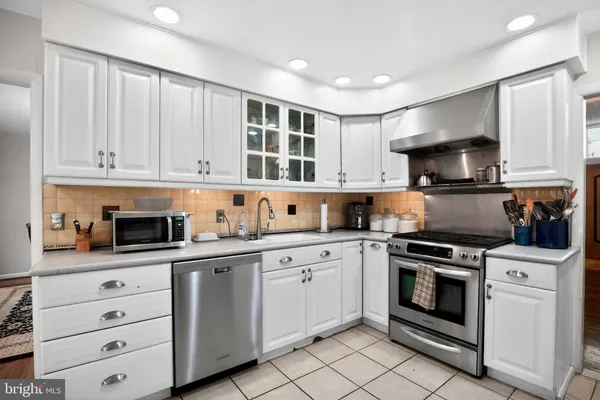 $569,900 | 1005 Quill Lane, Oreland, PA 19075