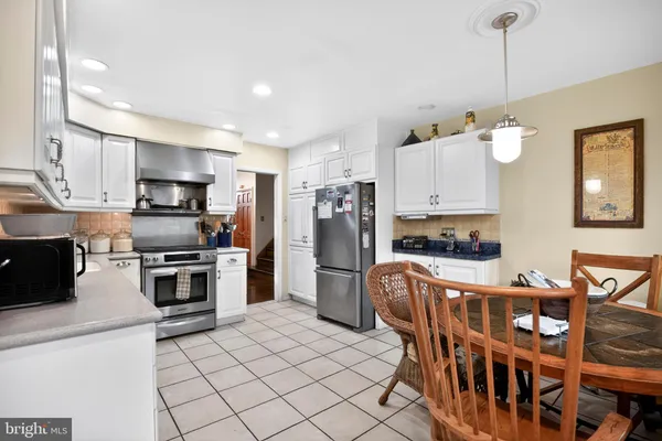 $569,900 | 1005 Quill Lane, Oreland, PA 19075