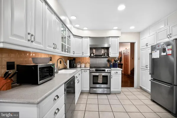 $569,900 | 1005 Quill Lane, Oreland, PA 19075