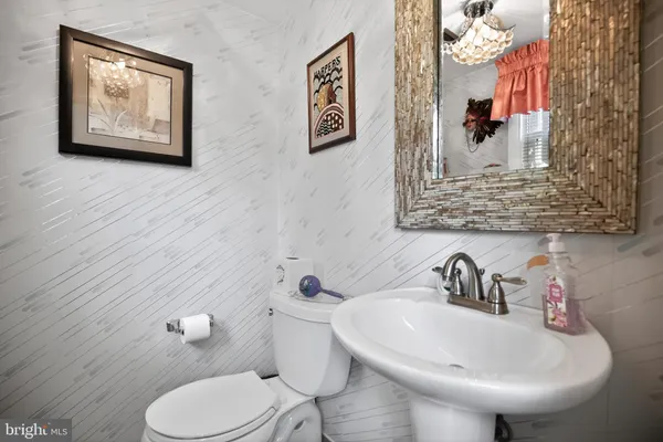 $569,900 | 1005 Quill Lane, Oreland, PA 19075