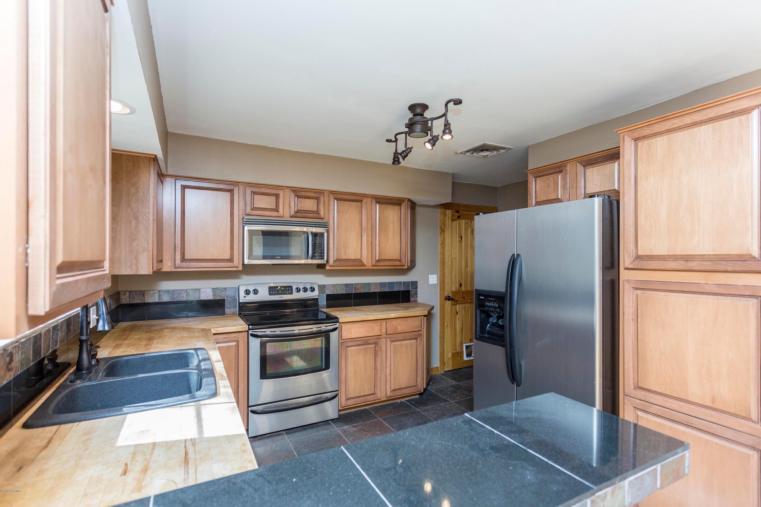 1219 Stetson Road Prescott, AZ 86303 - Photo 8 of 23 008_Kitchen