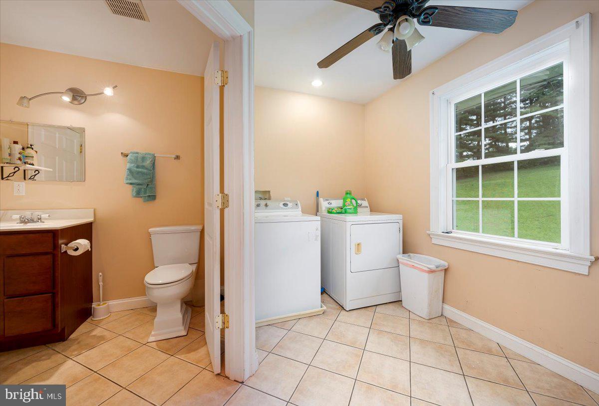 4224 Roop Road Mount Airy, MD 21771 - Photo 31 of 57 Laundry in Suite