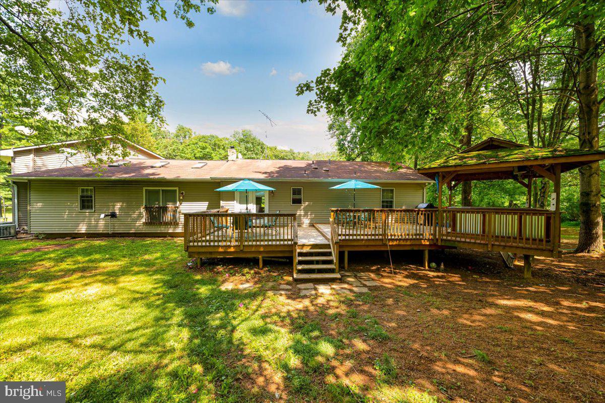 4224 Roop Road Mount Airy, MD 21771 - Photo 39 of 57 QUAINT BACKYARD!
