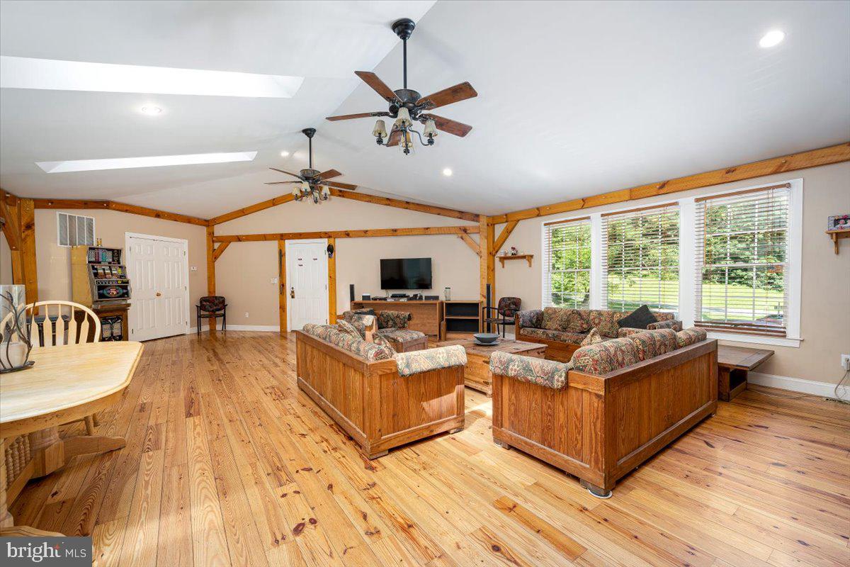 4224 Roop Road Mount Airy, MD 21771 - Photo 5 of 57