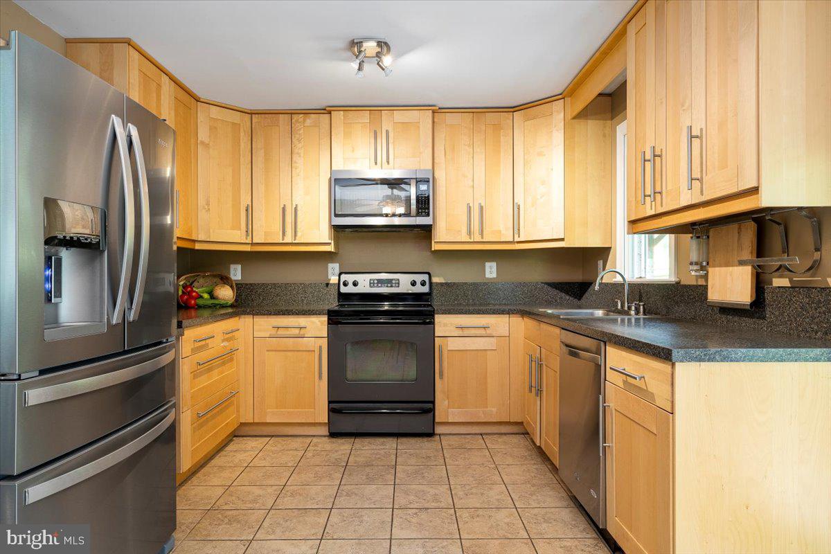 4224 Roop Road Mount Airy, MD 21771 - Photo 8 of 57