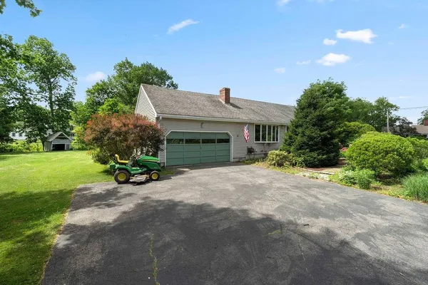 $749,900 | 3 Fairway Drive, Greenland, NH 03840