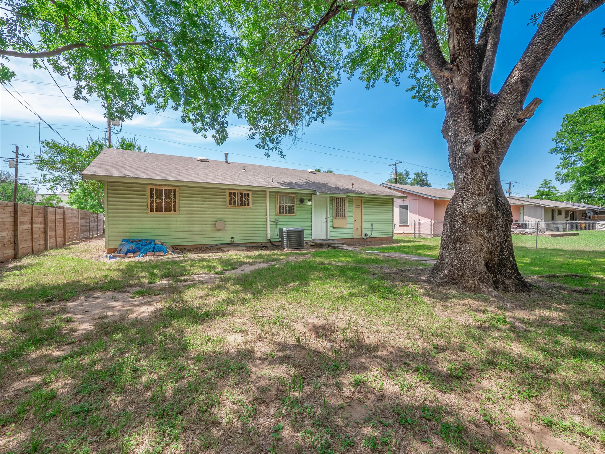 1021 Gardner Road Austin, TX 78721 - Photo 25 of 31