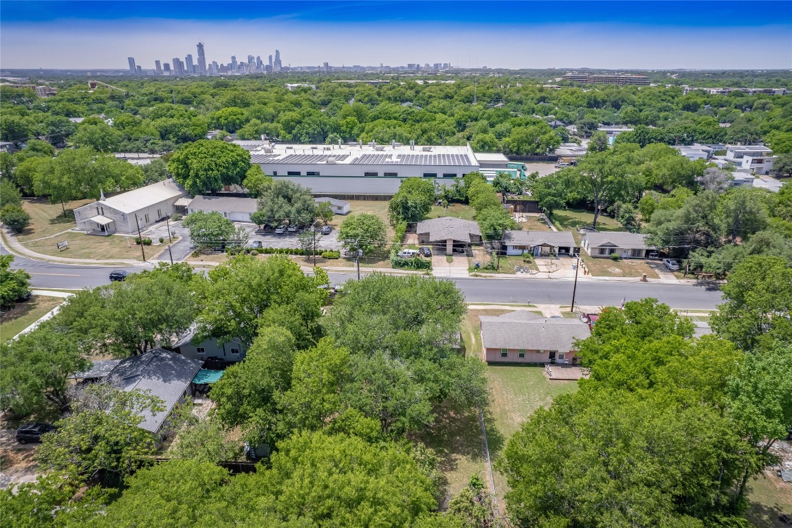 1021 Gardner Road Austin, TX 78721 - Photo 29 of 31 an aerial view of a house with a garden