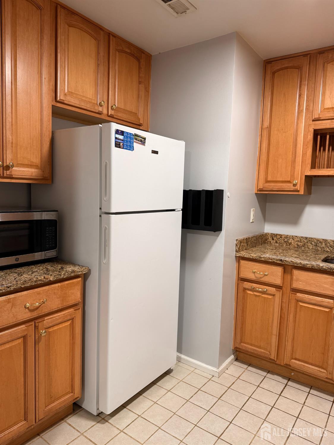 115 Orlando Street Edison, NJ 08817 - Photo 5 of 14