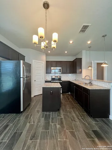 $1,600 | 374 Creekside Curve, New Braunfels, TX 78130