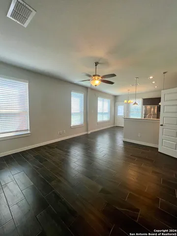 $1,600 | 374 Creekside Curve, New Braunfels, TX 78130