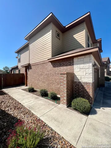 $1,600 | 374 Creekside Curve, New Braunfels, TX 78130