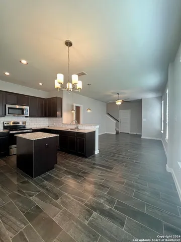 $1,600 | 374 Creekside Curve, New Braunfels, TX 78130