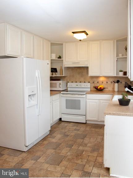10835 Perrin Road Philadelphia, PA 19154 - Photo 12 of 35 Kitchen
