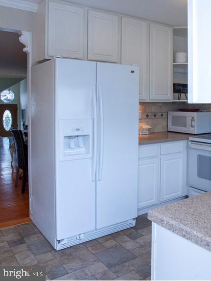 10835 Perrin Road Philadelphia, PA 19154 - Photo 16 of 35 Kitchen