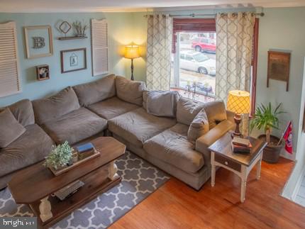 10835 Perrin Road Philadelphia, PA 19154 - Photo 5 of 35 Living room