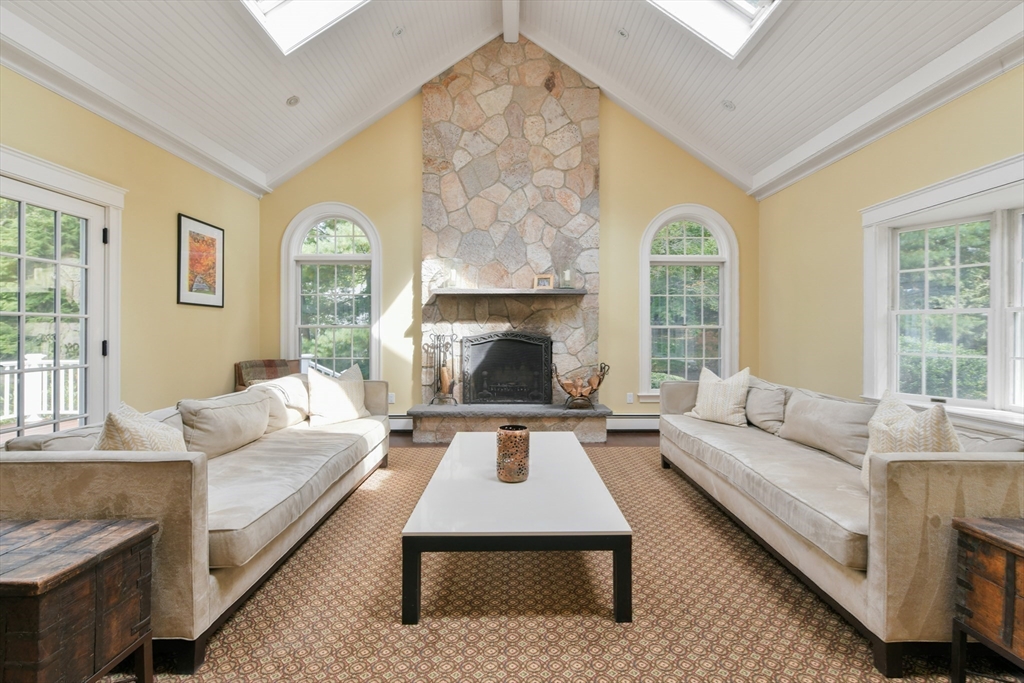 88 Chestnut Street Concord, MA 01742 - Photo 11 of 32