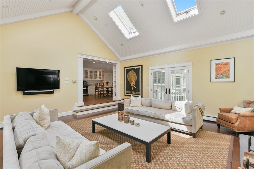 88 Chestnut Street Concord, MA 01742 - Photo 12 of 32