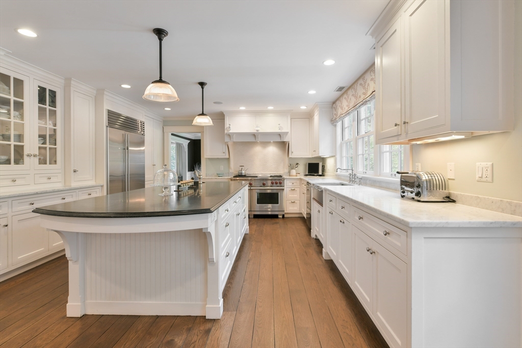 88 Chestnut Street Concord, MA 01742 - Photo 6 of 32