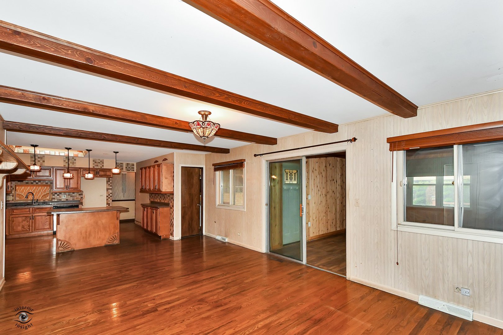 1712 Laurel Drive Mount Prospect, IL 60056 - Photo 9 of 26 a view of a living room