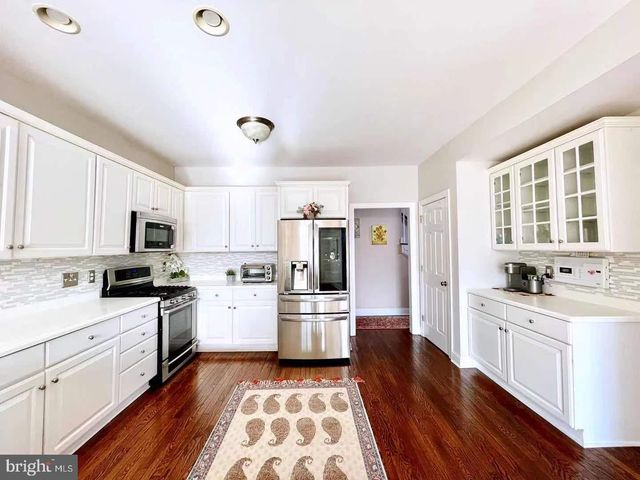 $620,000 | 801 Whispering Brooke Drive, Newtown Square, PA 19073