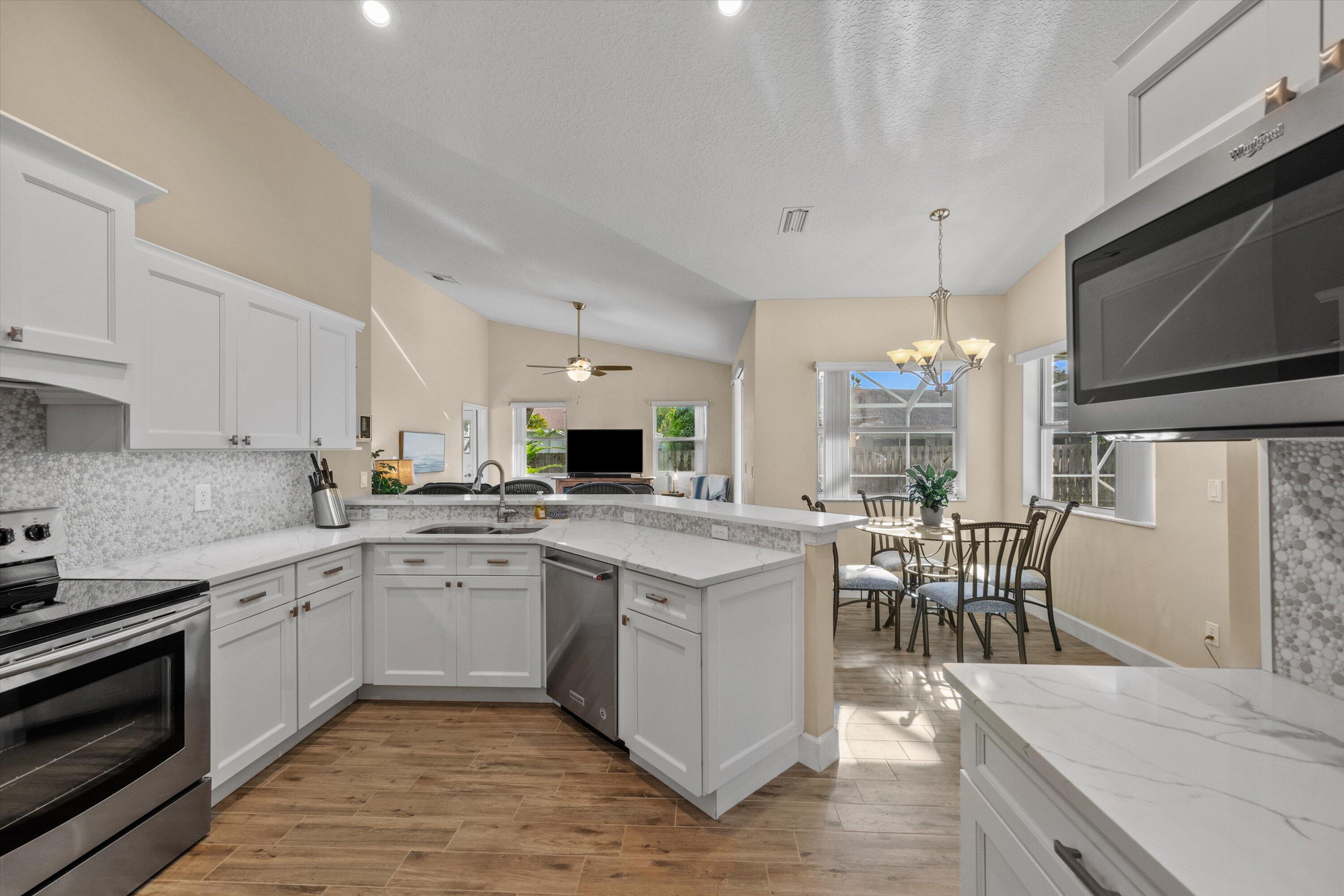 12710 Kingsway Road Wellington, FL 33414 - Photo 15 of 53 15-DSC_6435