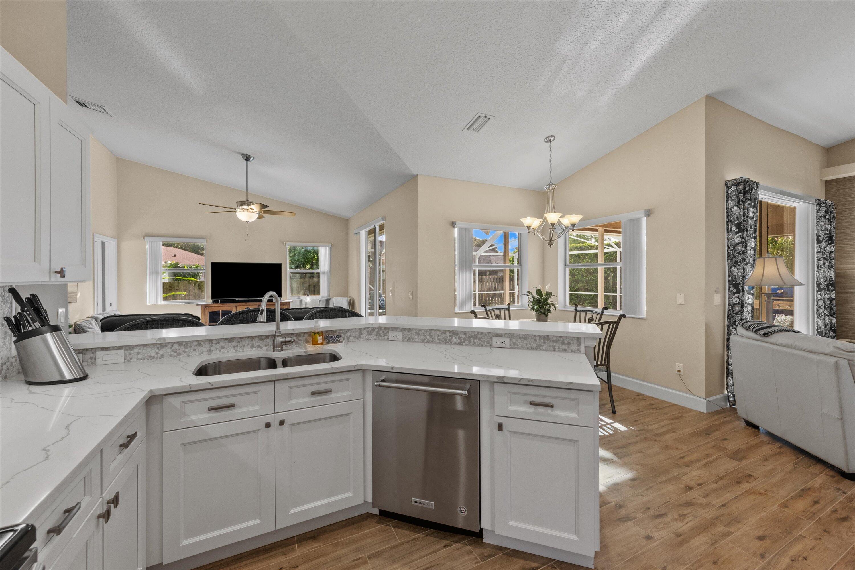 12710 Kingsway Road Wellington, FL 33414 - Photo 17 of 53 17-DSC_6453