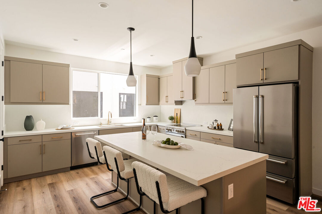 3871 North Riley Lane Los Angeles, CA 90065 - Photo 5 of 22 Gallery Image 5