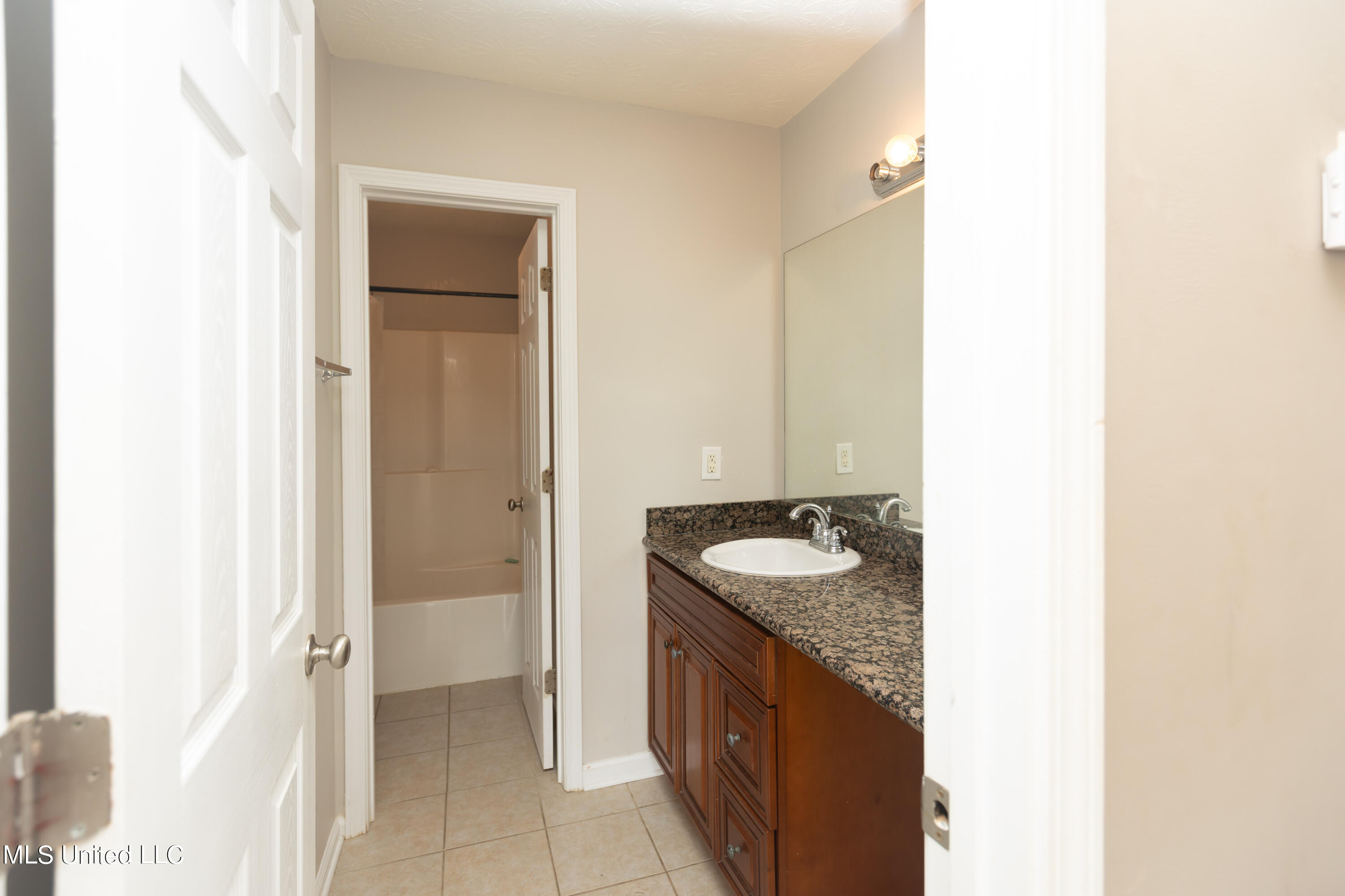 204 Lyle Circle Brandon, MS 39042 - Photo 21 of 27 IMG_1218