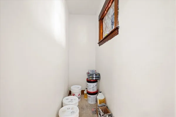 $2,300 | 183 Vernon Street, Unit 3, Worcester, MA 01607