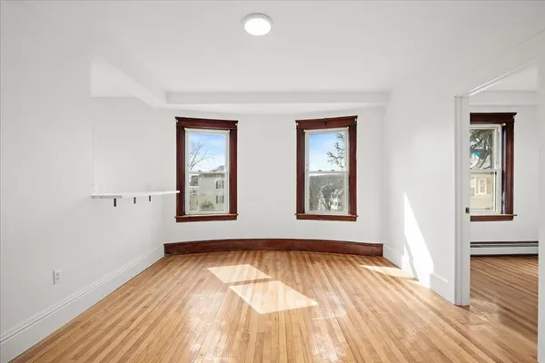 $2,300 | 183 Vernon Street, Unit 3, Worcester, MA 01607