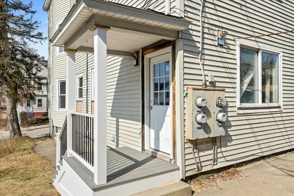$2,300 | 183 Vernon Street, Unit 3, Worcester, MA 01607