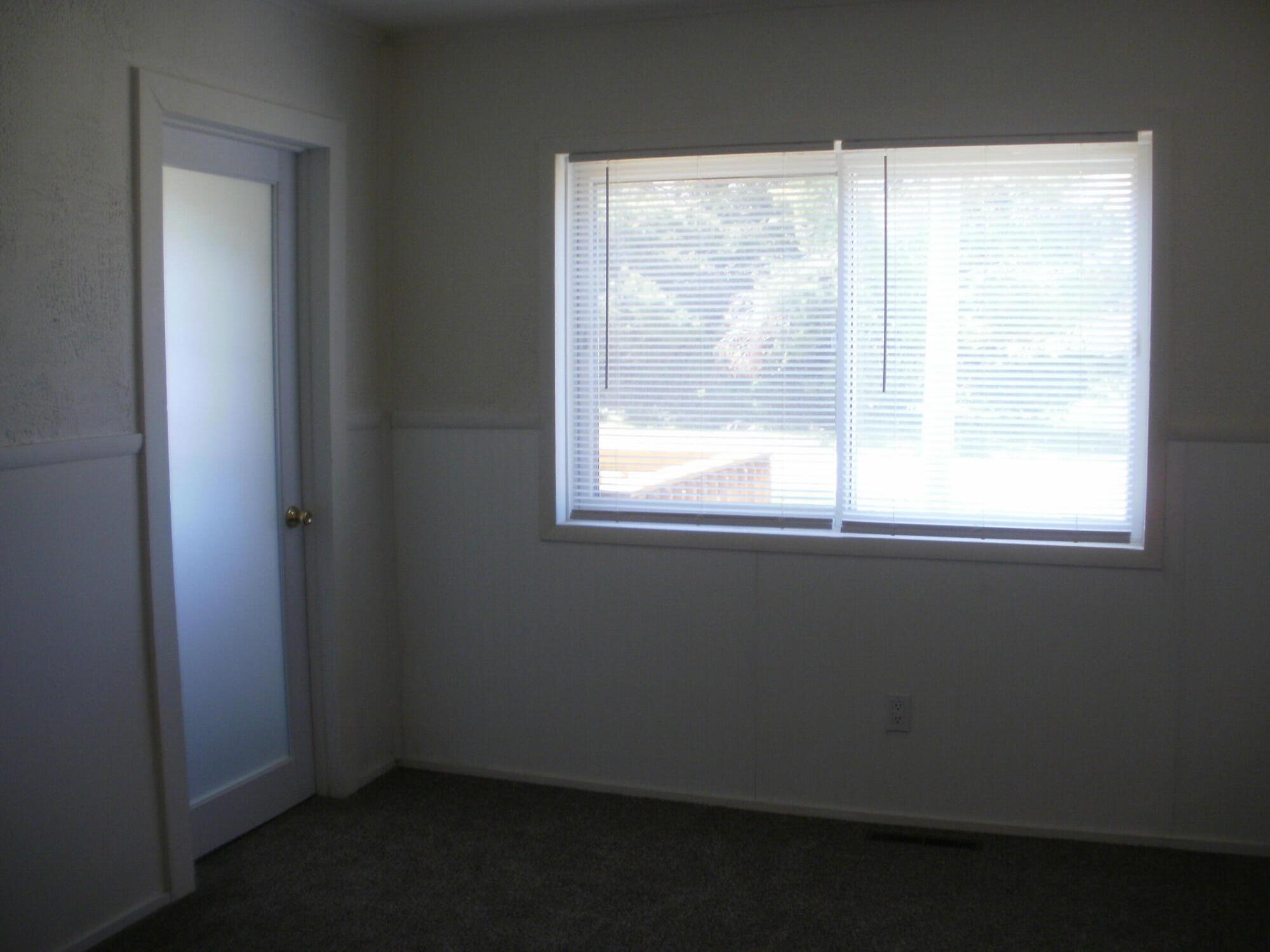 511 Palmyra Street Cheboygan, MI 49721 - Photo 15 of 42 Front Door fr Foyer
