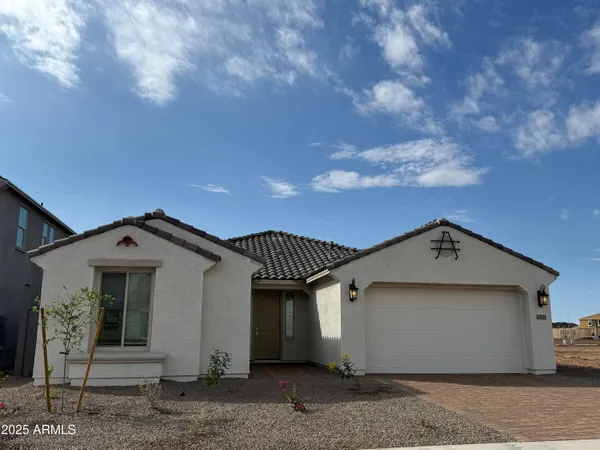 $2,700 | 10155 West Columbus Avenue, Avondale, AZ 85392
