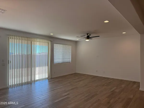 $2,700 | 10155 West Columbus Avenue, Avondale, AZ 85392